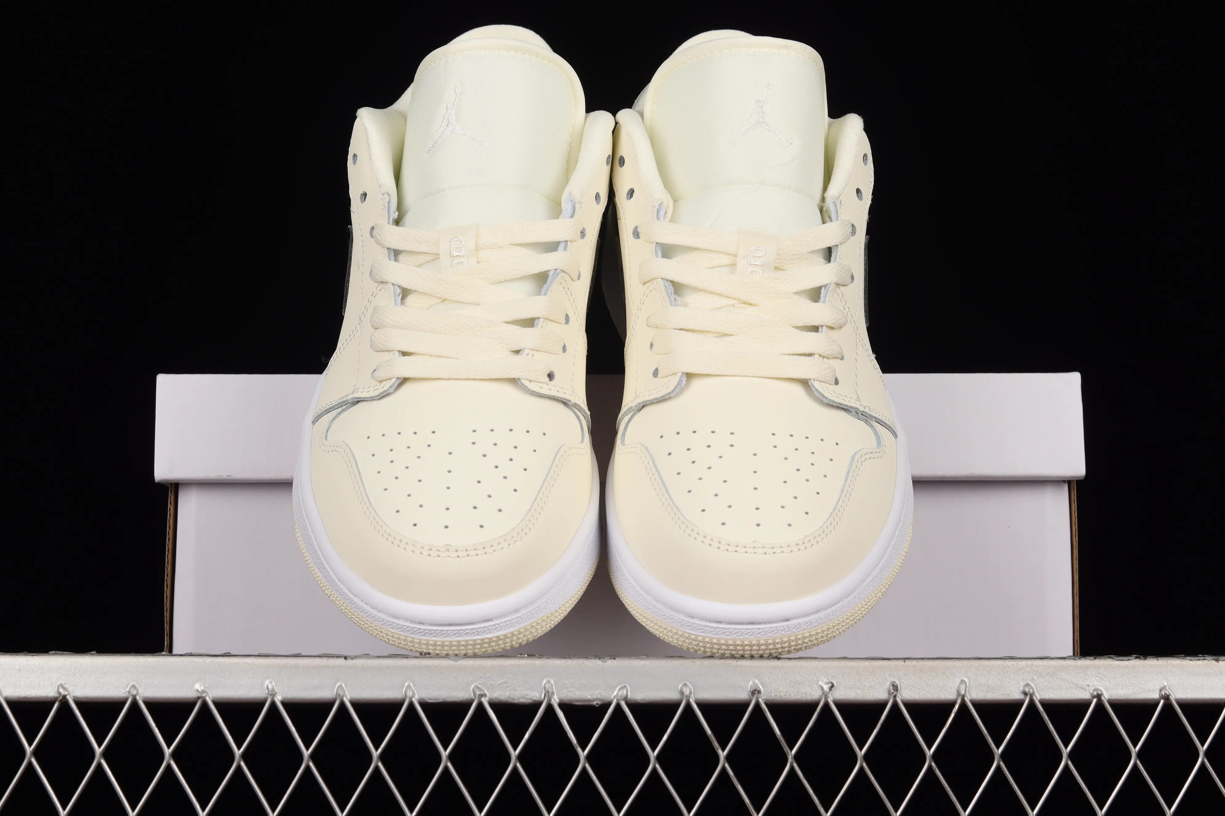All categories Air Jordan Jordan series basketball shoes Air Jordan 1 Low Z version Air Jordan 1 Low AJ1 Joe 1 cream yellow low-top casual sneakers DC0774-121